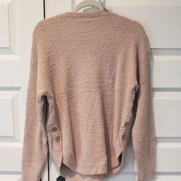 NWT: hello nite Plush Side Button Crewneck Sweater Size Small - Picture 3 of 3